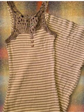 Tan striped maxi dress 🌴